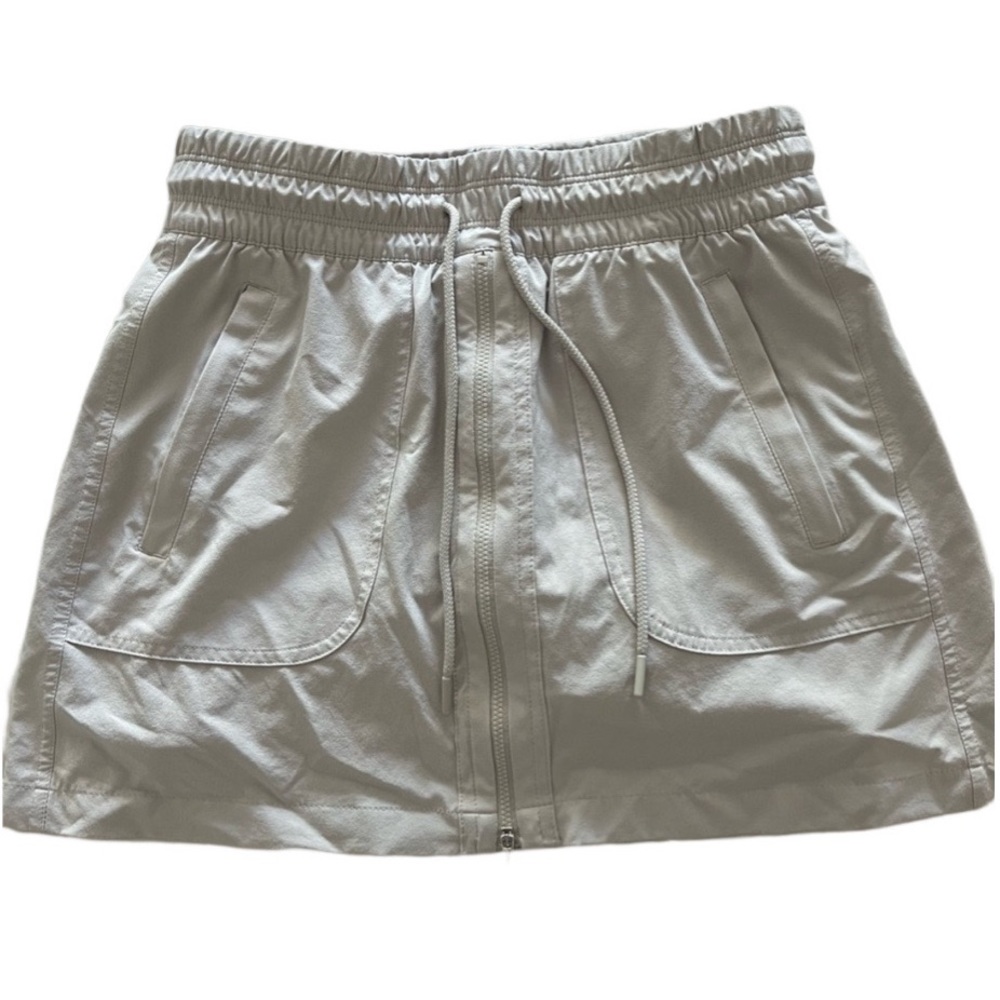 ATHLETA Active Gray Elastic Drawstring Waist Zip Pockets Skort Skirt